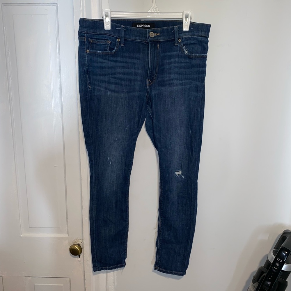 EXPRESS women’s mid rise jean!